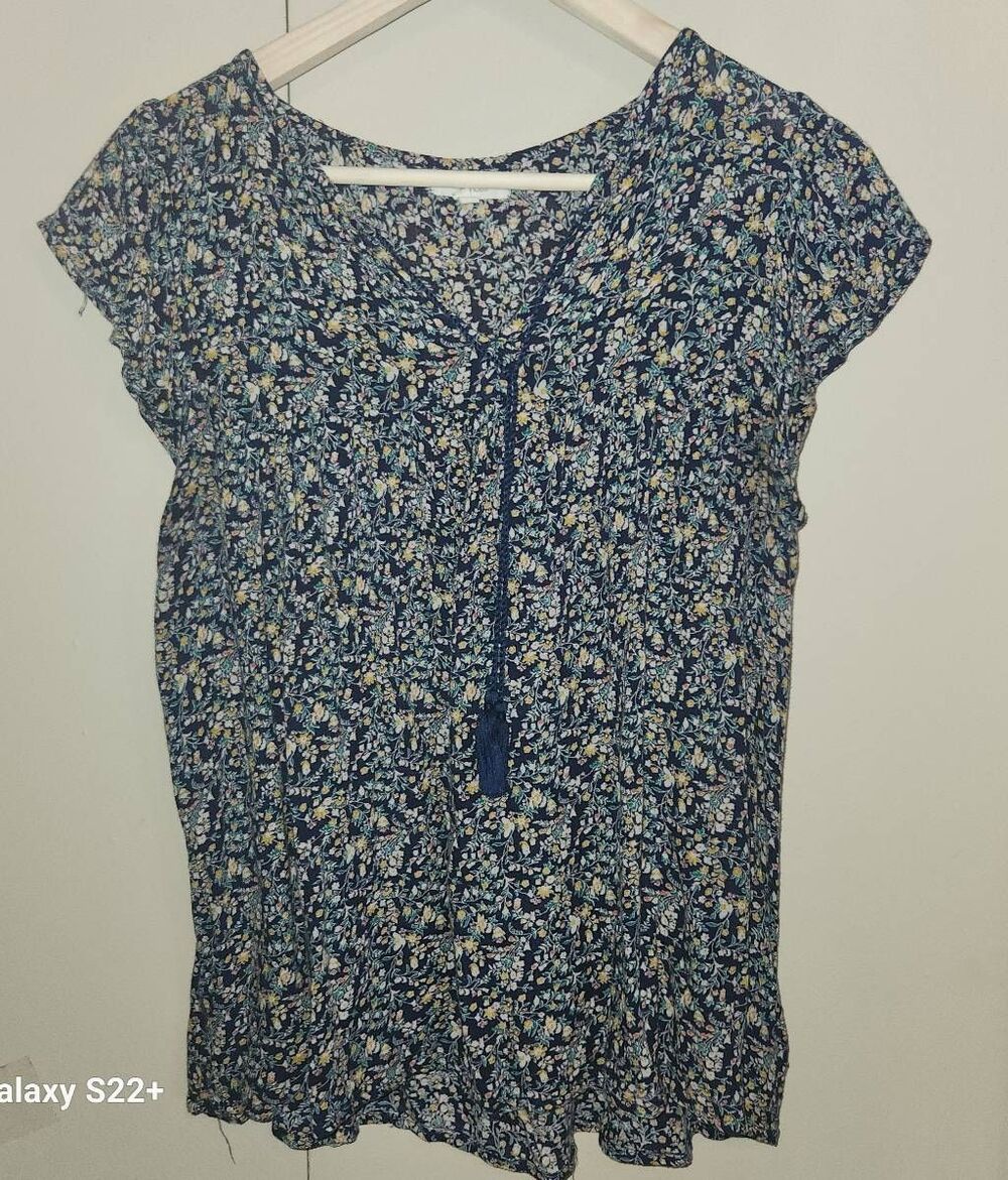 Maurices Navy Tie-Front Peasant Top w an all over pink & yellow floral print